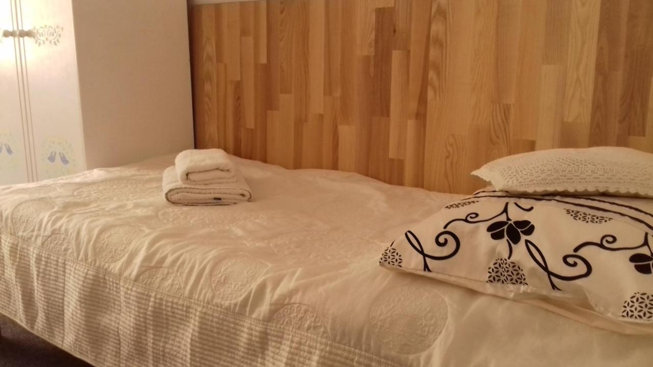 Dom Na Ludowo W Brzeznicy Apartment Brzeznica  Екстериор снимка